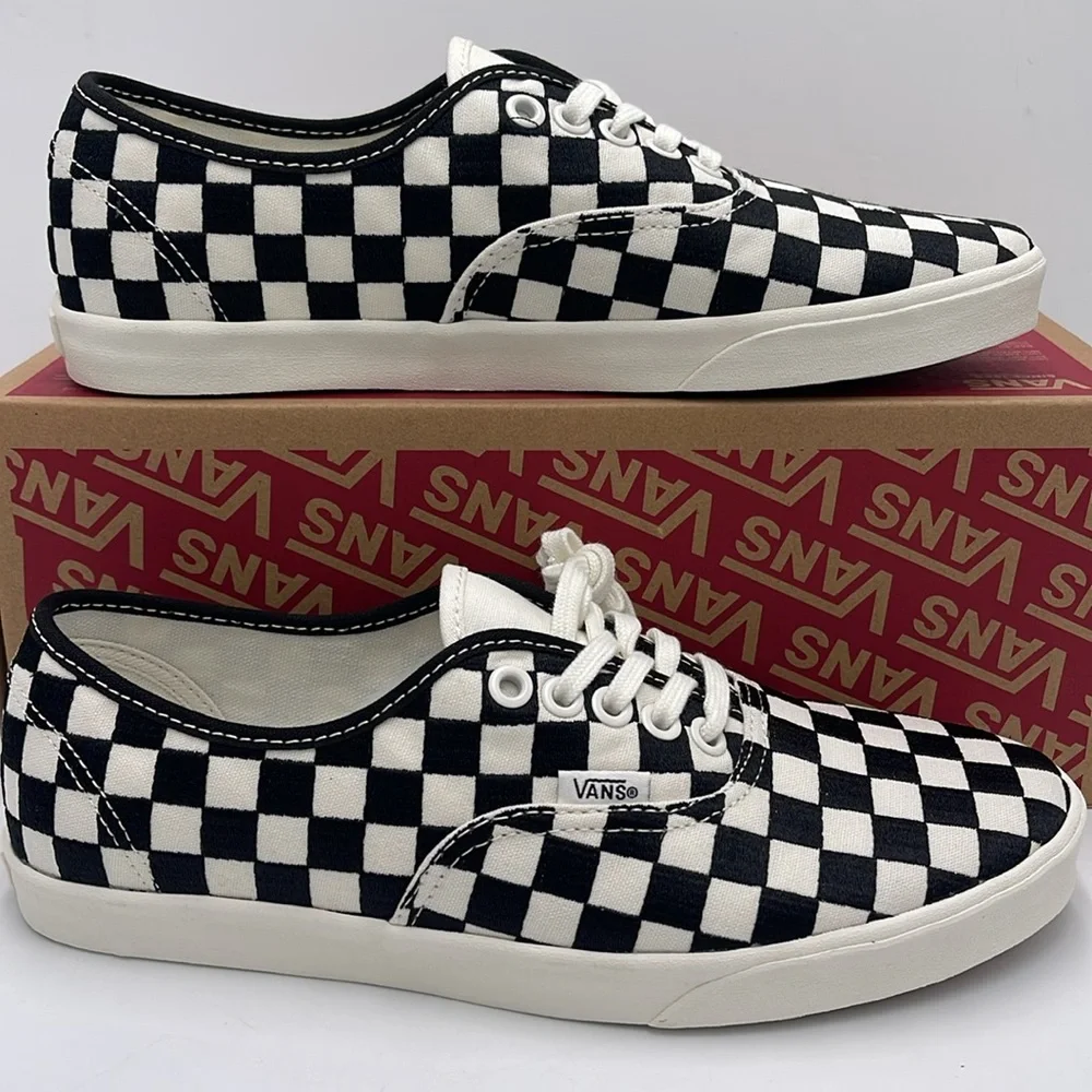 Vans WMNS Authentic Lowpro Embroidered Check Black/M
VN000D041 KP
Sneakersrs - Picture 1 of 16